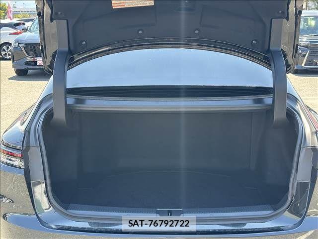 Toyota CROWN SEDAN 2024-04 8561547-14