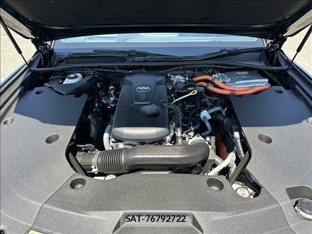 Toyota CROWN SEDAN 2024-04 8561547-17