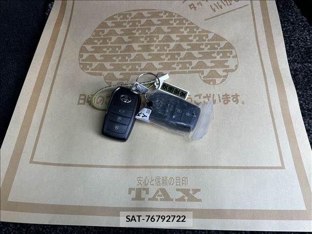 Toyota CROWN SEDAN 2024-04 8561547-18