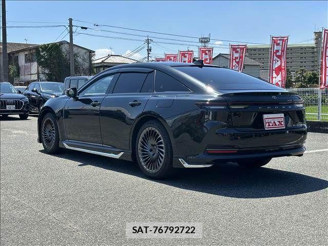 Toyota CROWN SEDAN 2024-04 8561547-2