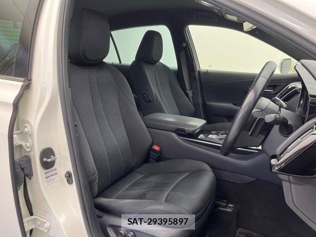 Toyota CROWN SEDAN 2019-04 8626289-11