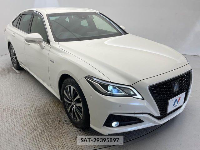 Toyota CROWN SEDAN 2019-04 8626289-15