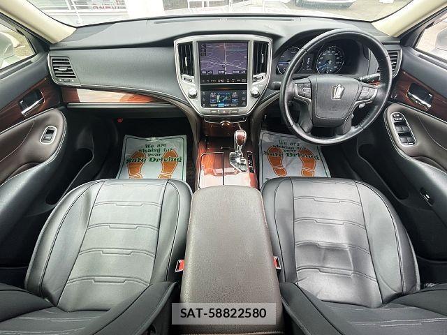 Toyota CROWN SEDAN 2013-11 8626297-1