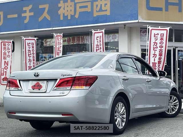 Toyota CROWN SEDAN 2013-11 8626297-2