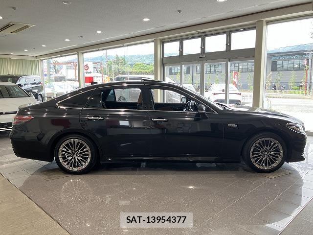Toyota CROWN SEDAN 2021-05 8626281-12