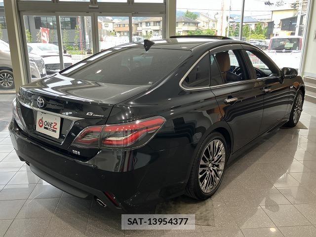 Toyota CROWN SEDAN 2021-05 8626281-2