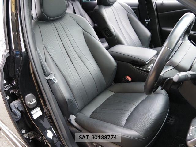 Toyota CROWN SEDAN 2022-01 8626282-10