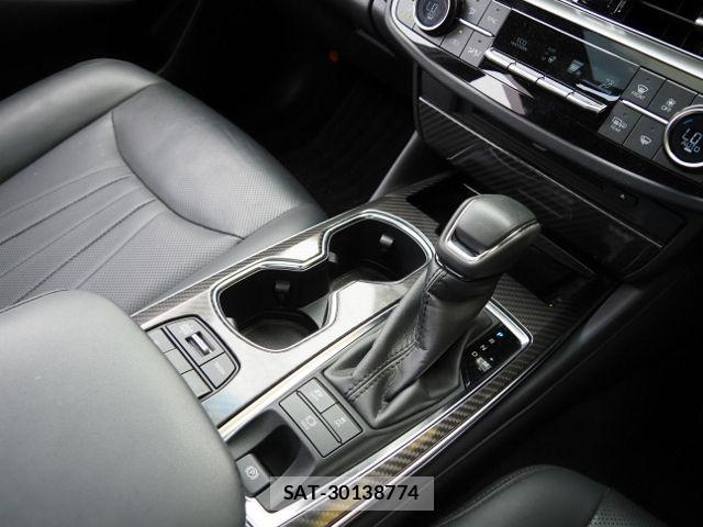 Toyota CROWN SEDAN 2022-01 8626282-27
