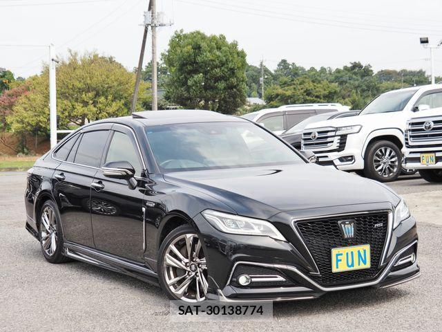 Toyota CROWN SEDAN 2022-01 8626282-2