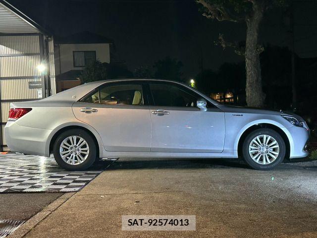Toyota CROWN SEDAN 2015-09 8626298-11
