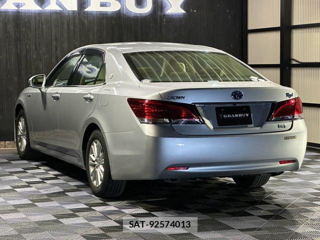 Toyota CROWN SEDAN 2015-09 8626298-14