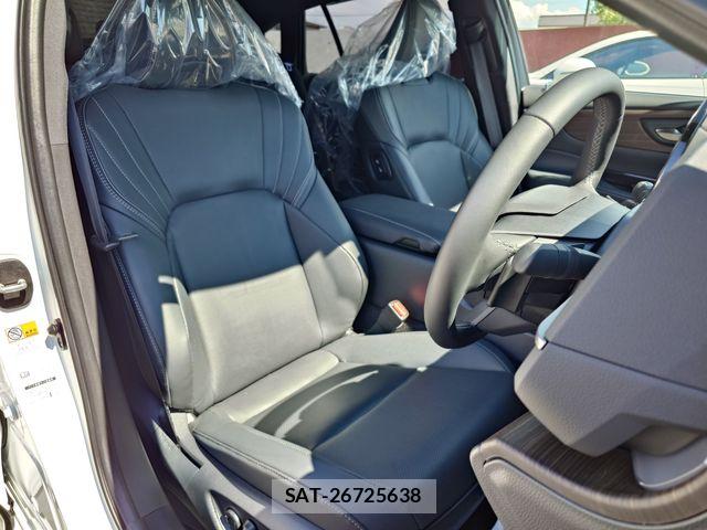 Toyota CROWN SEDAN 2025-11 8626280-10