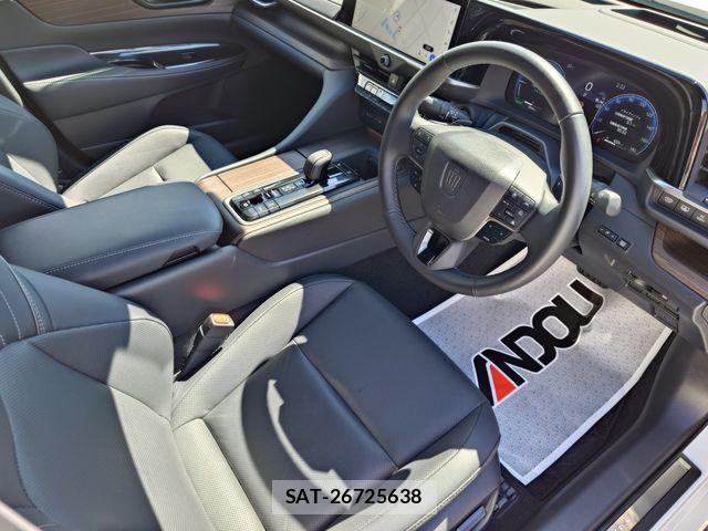 Toyota CROWN SEDAN 2025-11 8626280-11