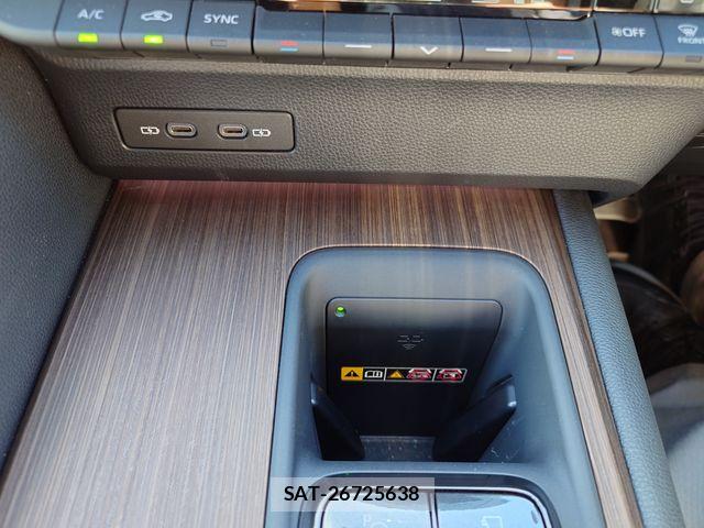 Toyota CROWN SEDAN 2025-11 8626280-17