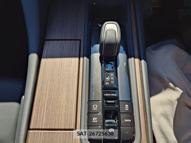 Toyota CROWN SEDAN 2025-11 8626280-18