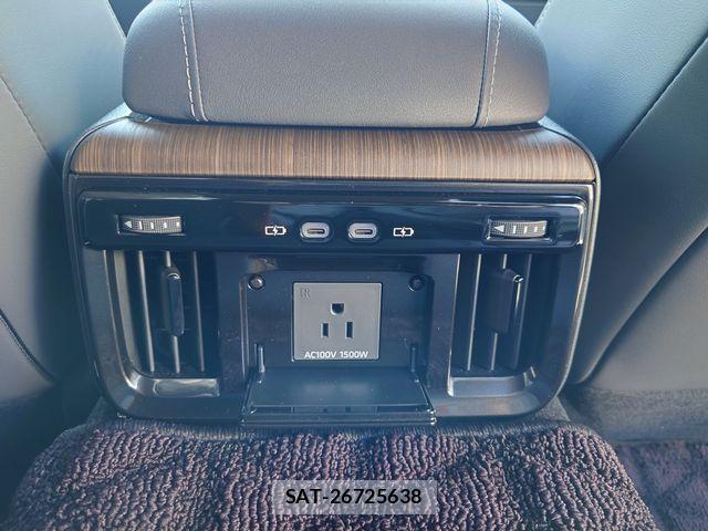 Toyota CROWN SEDAN 2025-11 8626280-22