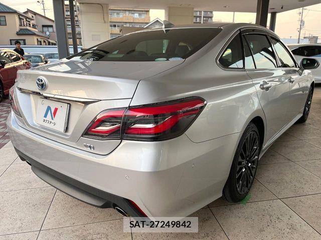 Toyota CROWN SEDAN 2019-10 8626288-16