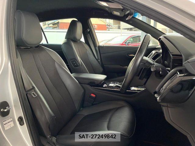 Toyota CROWN SEDAN 2019-10 8626288-7