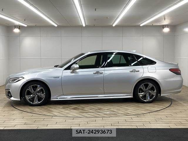 Toyota CROWN SEDAN 2018-08 8626287-16