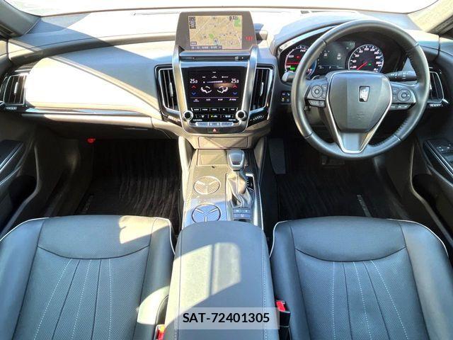 Toyota CROWN SEDAN 2018-12 8626286-1