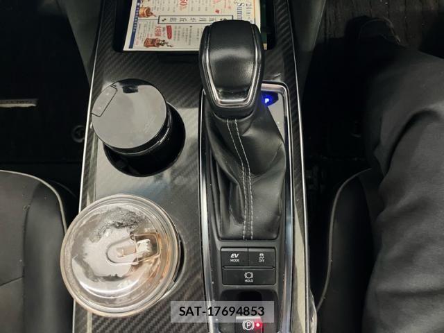 Toyota CROWN SEDAN 2018-09 8626291-19