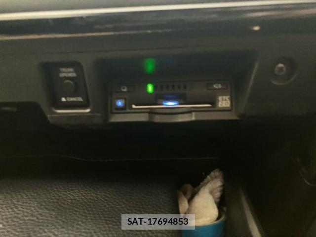 Toyota CROWN SEDAN 2018-09 8626291-23
