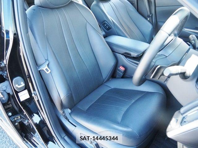 Toyota CROWN SEDAN 2022-03 8665992-11