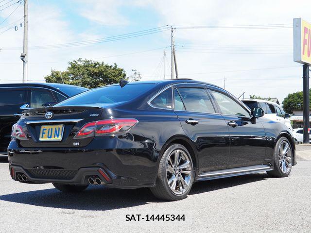 Toyota CROWN SEDAN 2022-03 8665992-4