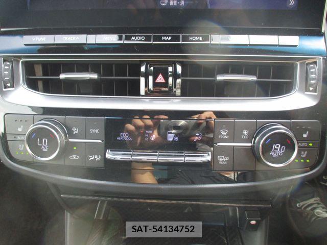 Toyota CROWN SEDAN 2021-03 8658560-26
