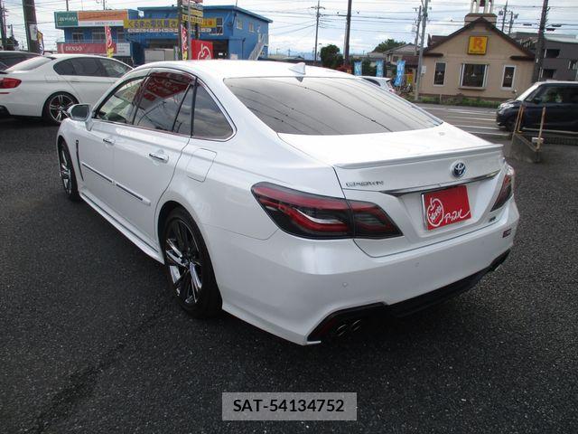 Toyota CROWN SEDAN 2021-03 8658560-4