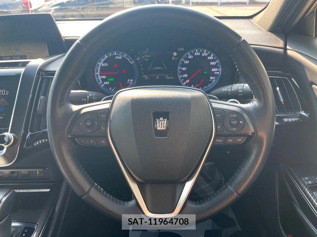 Toyota CROWN SEDAN 2018-07 8658563-10