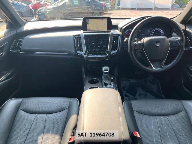 Toyota CROWN SEDAN 2018-07 8658563-1