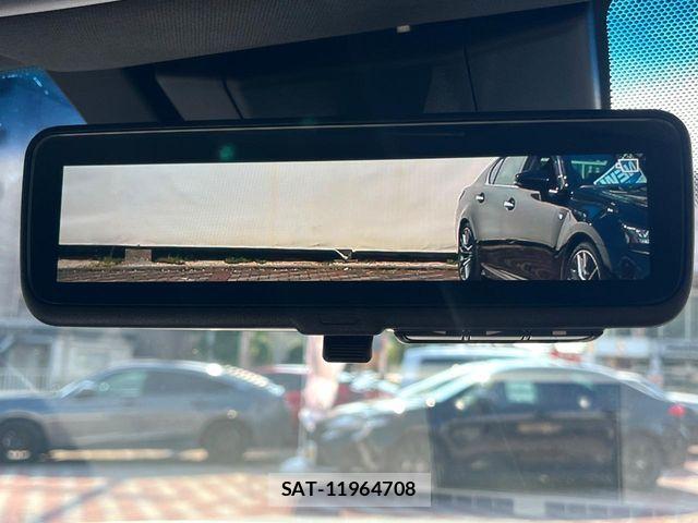 Toyota CROWN SEDAN 2018-07 8658563-3