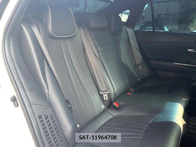 Toyota CROWN SEDAN 2018-07 8658563-8
