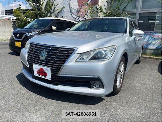 Toyota CROWN SEDAN 2014-01 8666008-0
