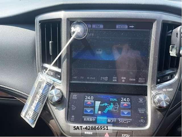 Toyota CROWN SEDAN 2014-01 8666008-7