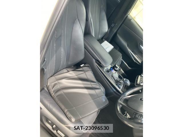 Toyota CROWN SEDAN 2018-12 8658566-13