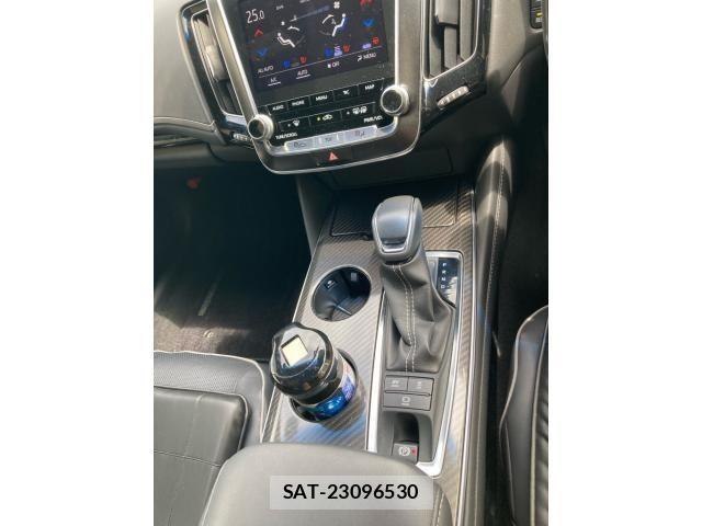 Toyota CROWN SEDAN 2018-12 8658566-24