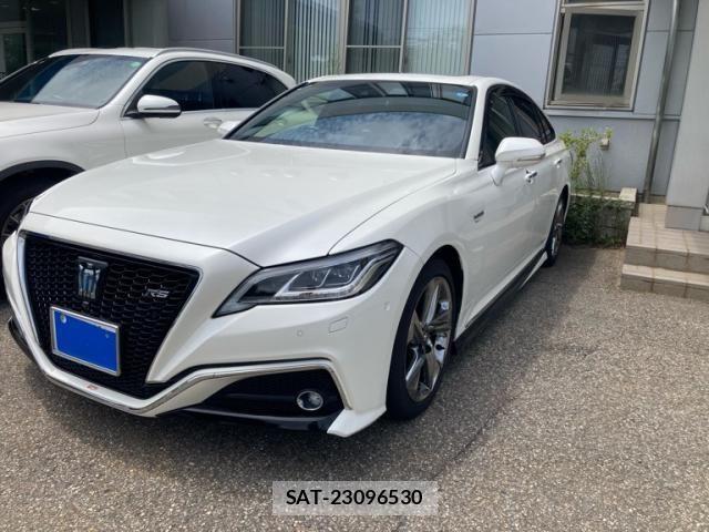Toyota CROWN SEDAN 2018-12 8658566-2