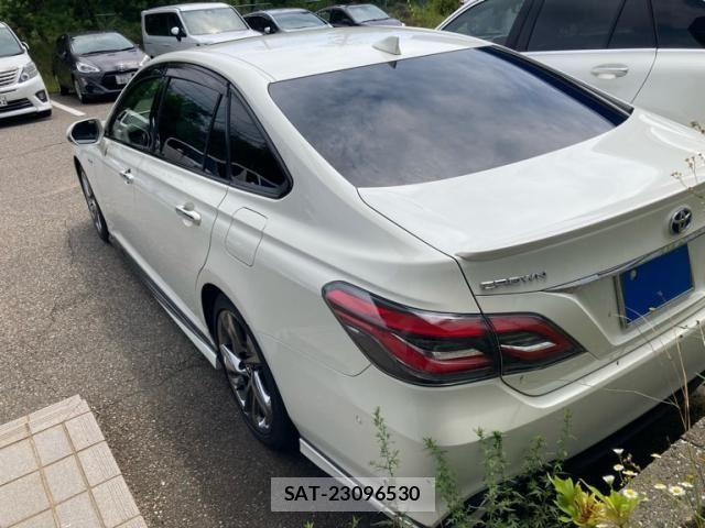 Toyota CROWN SEDAN 2018-12 8658566-6