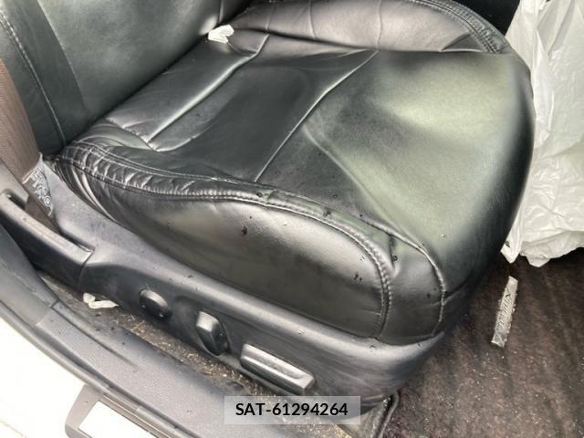 Toyota CROWN SEDAN 2014-09 8666005-12