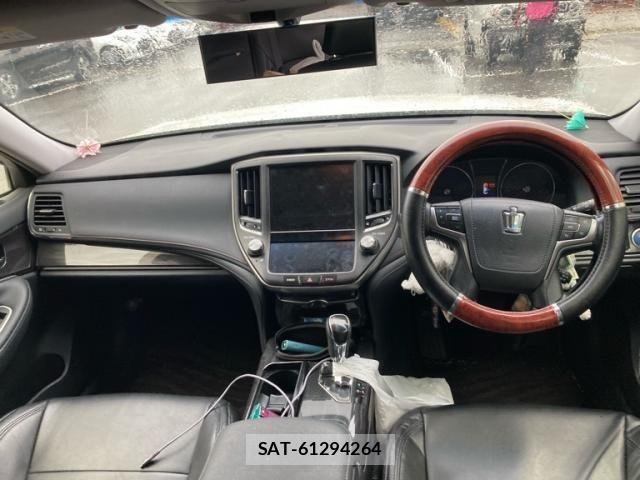 Toyota CROWN SEDAN 2014-09 8666005-13