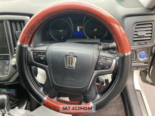 Toyota CROWN SEDAN 2014-09 8666005-14