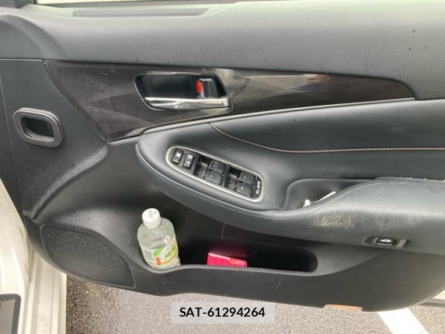 Toyota CROWN SEDAN 2014-09 8666005-22