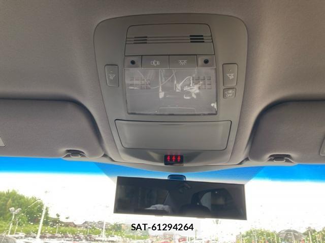 Toyota CROWN SEDAN 2014-09 8666005-23