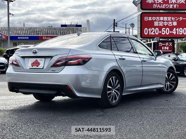 Toyota CROWN SEDAN 2018-11 8666003-1