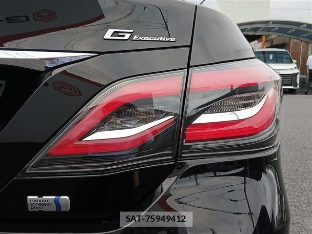 Toyota CROWN SEDAN 2019-06 8658571-12