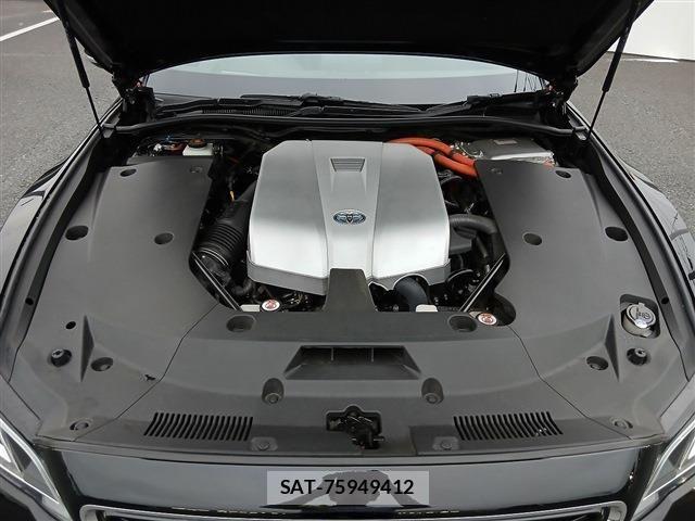 Toyota CROWN SEDAN 2019-06 8658571-19