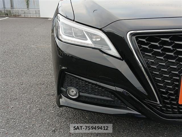 Toyota CROWN SEDAN 2019-06 8658571-24