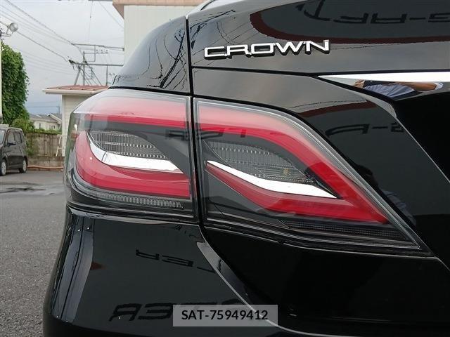 Toyota CROWN SEDAN 2019-06 8658571-27